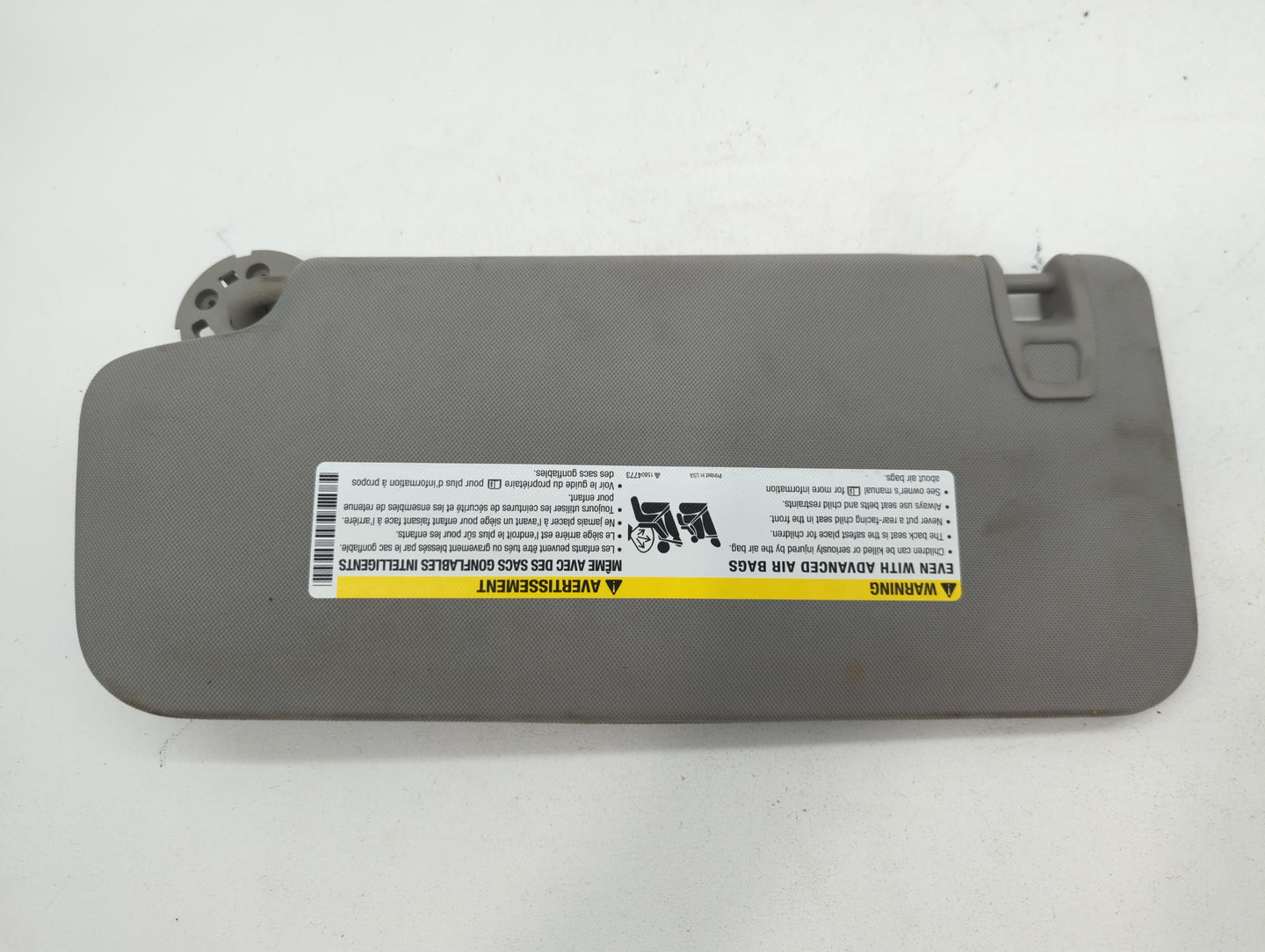 2015 Chevrolet Traverse Sun Visor Shade Replacement Passenger Right Mirror Fits OEM Used Auto Parts - Oemusedautoparts1.com