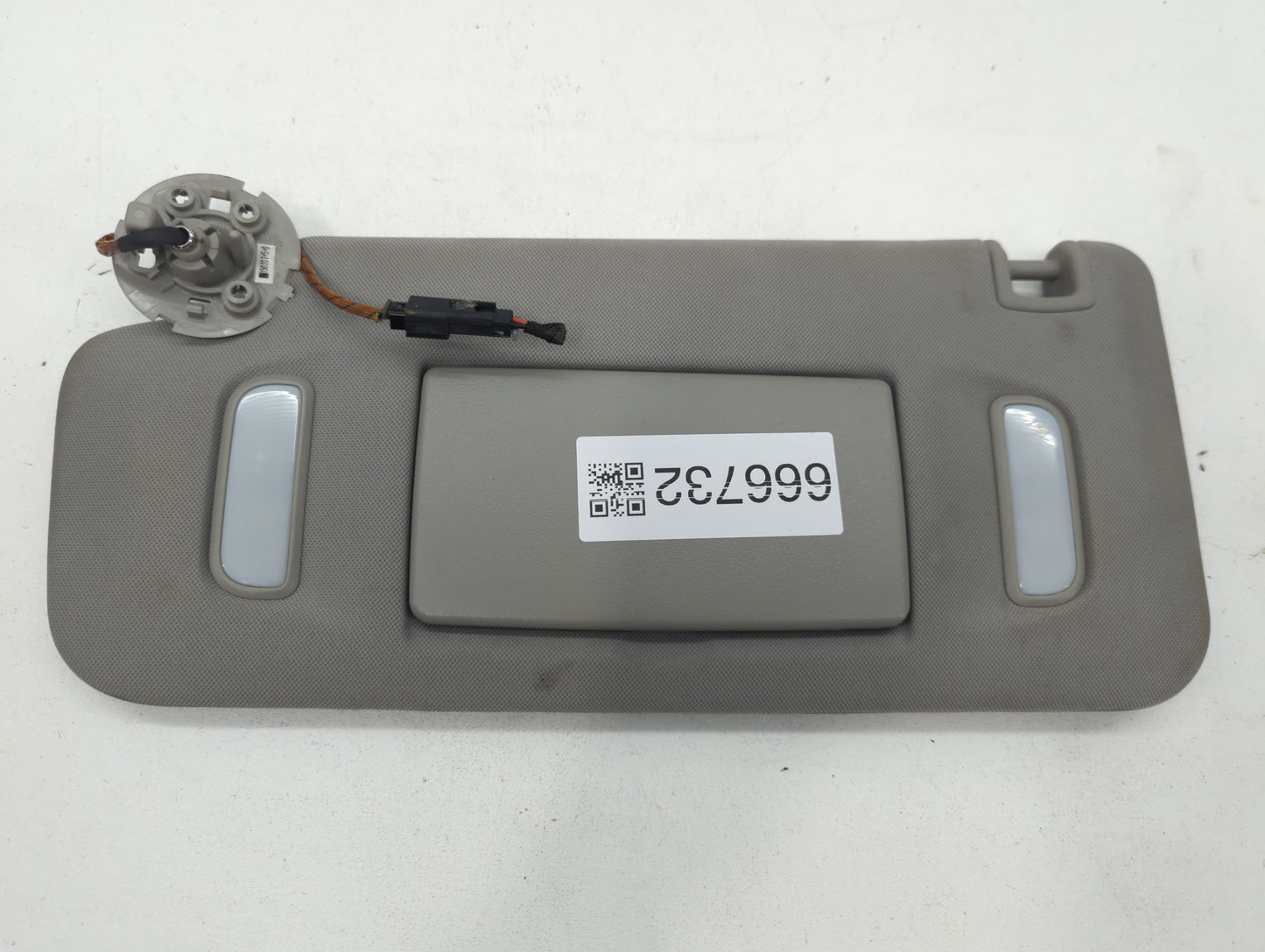 2015 Chevrolet Traverse Sun Visor Shade Replacement Driver Left Mirror Fits OEM Used Auto Parts - Oemusedautoparts1.com