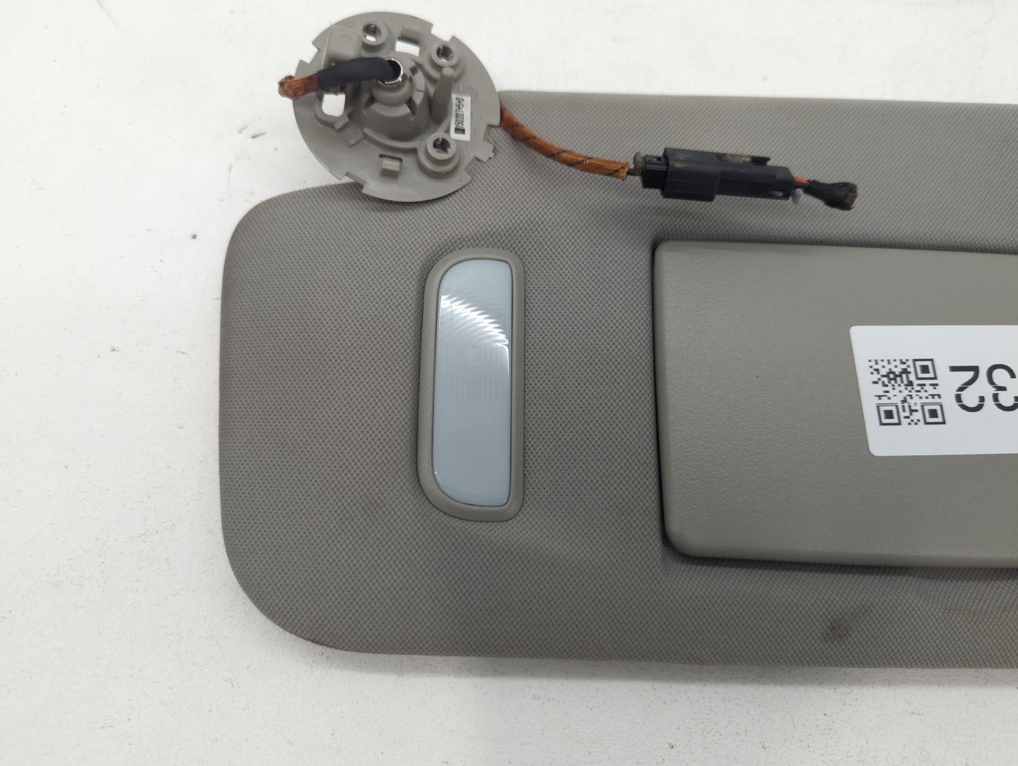 2015 Chevrolet Traverse Sun Visor Shade Replacement Driver Left Mirror Fits OEM Used Auto Parts - Oemusedautoparts1.com