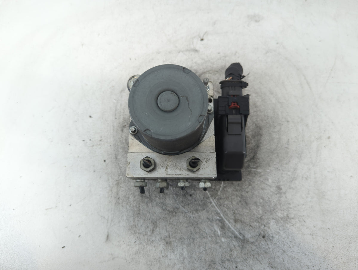 2017 Chevrolet Traverse Anti-Lock Brake ABS Pump Module Actuator OEM P/N:22893247 265 252 455 AC Fits OEM Used Auto Parts - 
