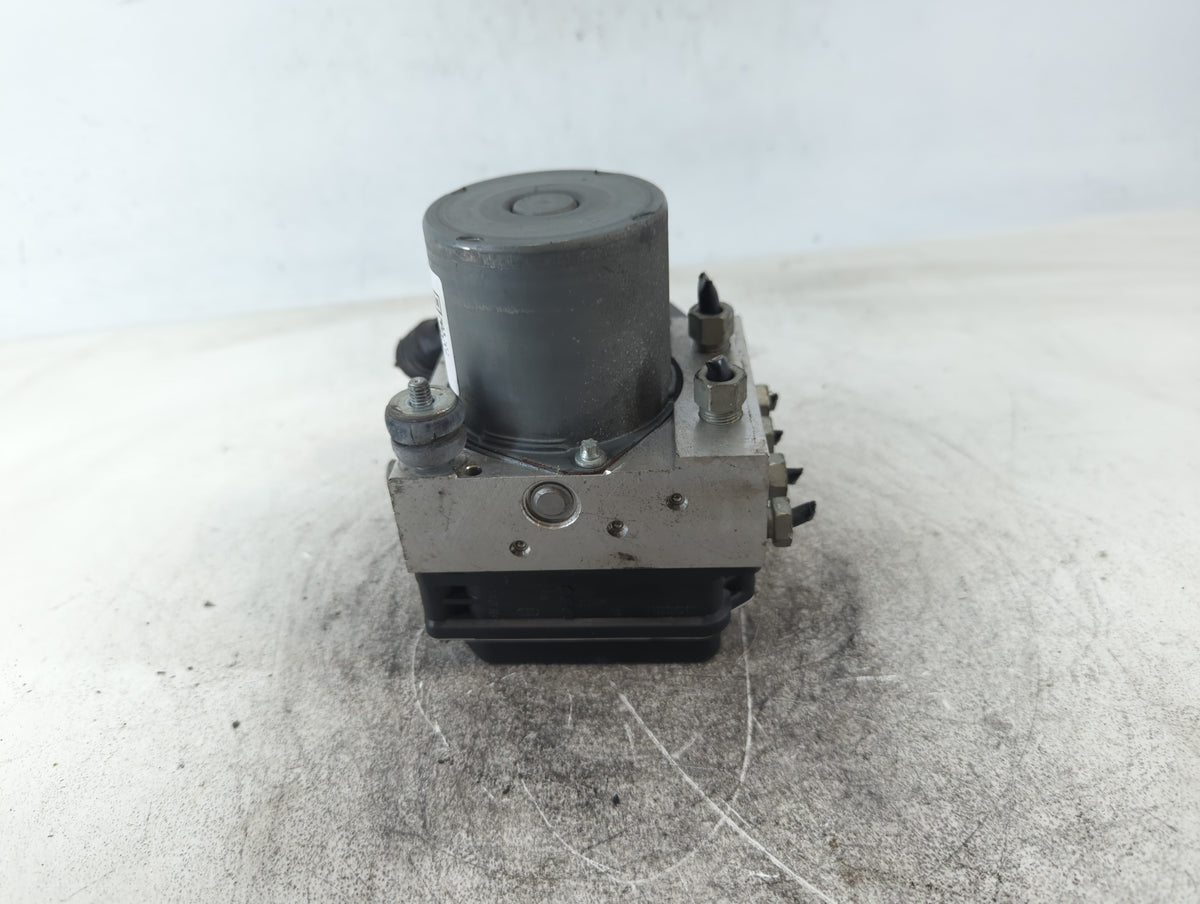 2017 Chevrolet Traverse Anti-Lock Brake ABS Pump Module Actuator OEM P/N:22893247 265 252 455 AC Fits OEM Used Auto Parts - 