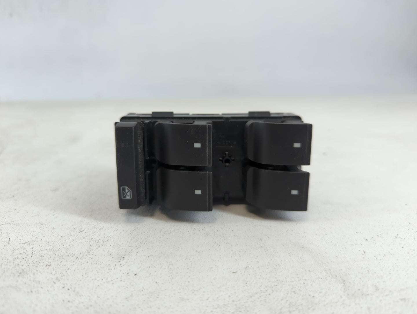 2015 Chevrolet Traverse Master Power Window Switch Replacement Driver Side Left P/N:20945129 Fits OEM Used Auto Parts - Oemu