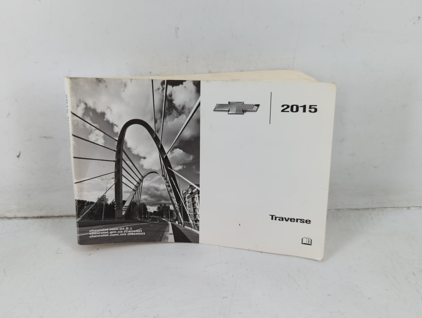 2015 Chevrolet Traverse Owners Manual Book Guide P/N:231211149 B OEM Used Auto Parts - Oemusedautoparts1.com