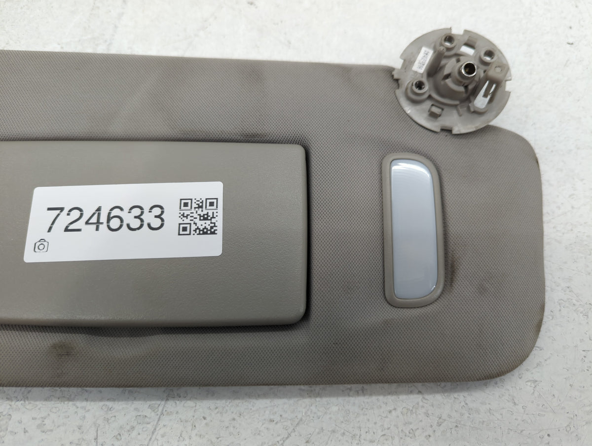 2015 Chevrolet Traverse Sun Visor Shade Replacement Passenger Right Mirror Fits OEM Used Auto Parts - Oemusedautoparts1.com