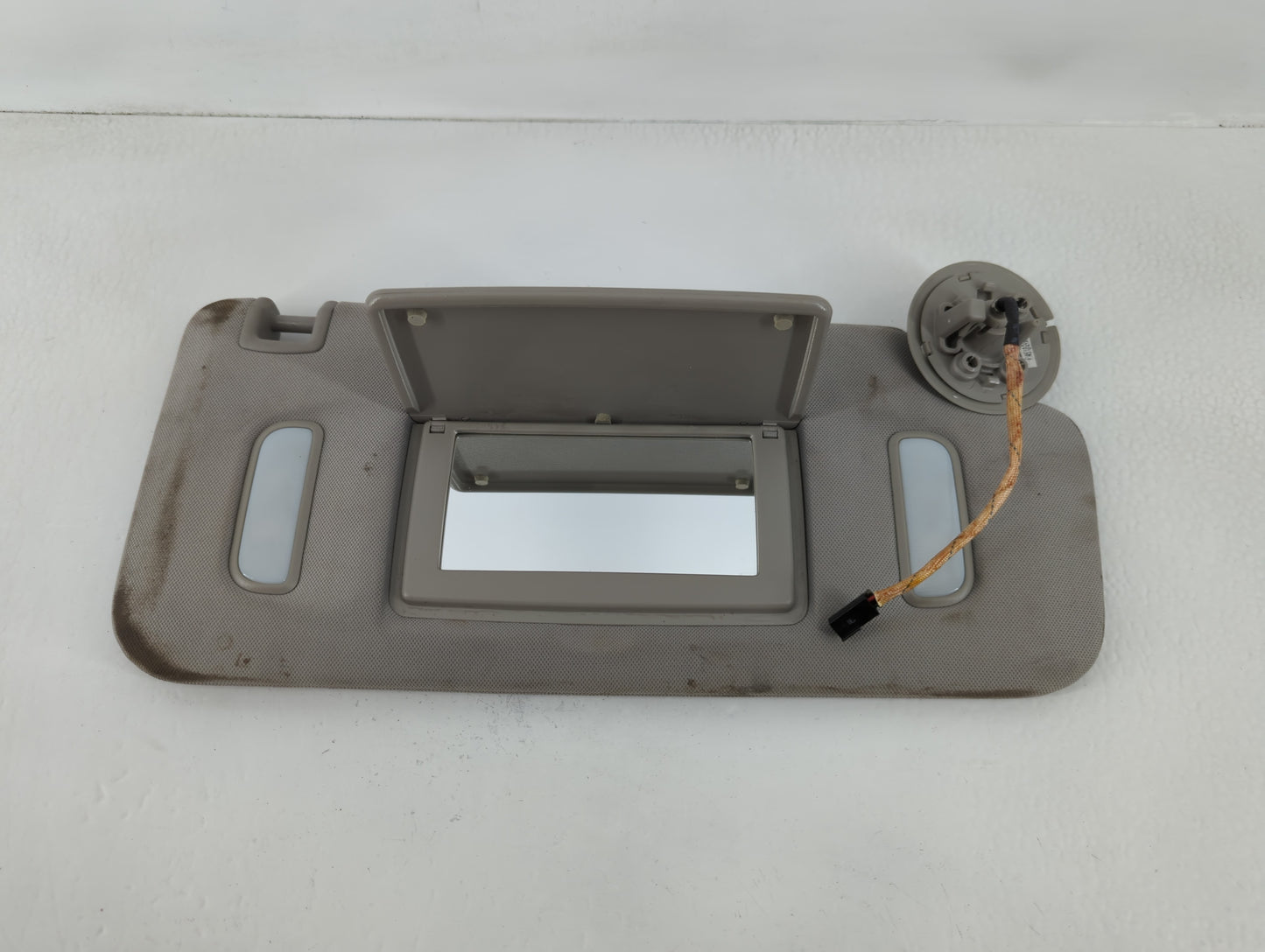 2015 Chevrolet Traverse Sun Visor Shade Replacement Driver Left Mirror Fits OEM Used Auto Parts - Oemusedautoparts1.com