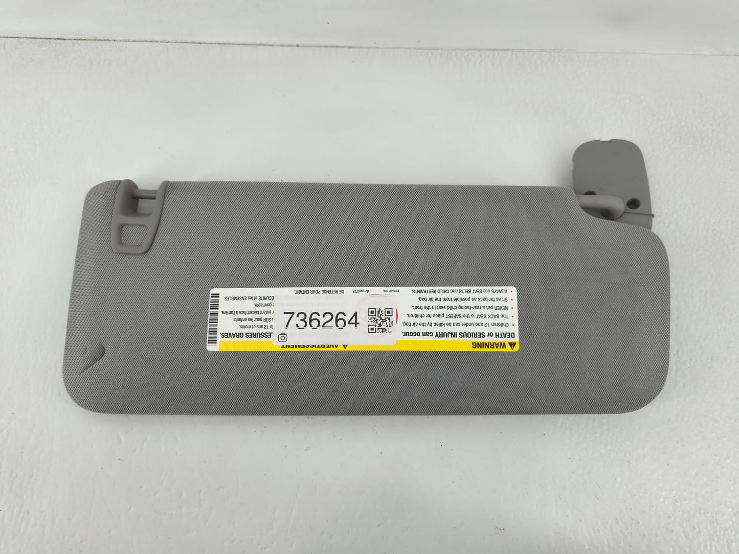 2015 Chevrolet Traverse Sun Visor Shade Replacement Passenger Right Mirror Fits OEM Used Auto Parts - Oemusedautoparts1.com