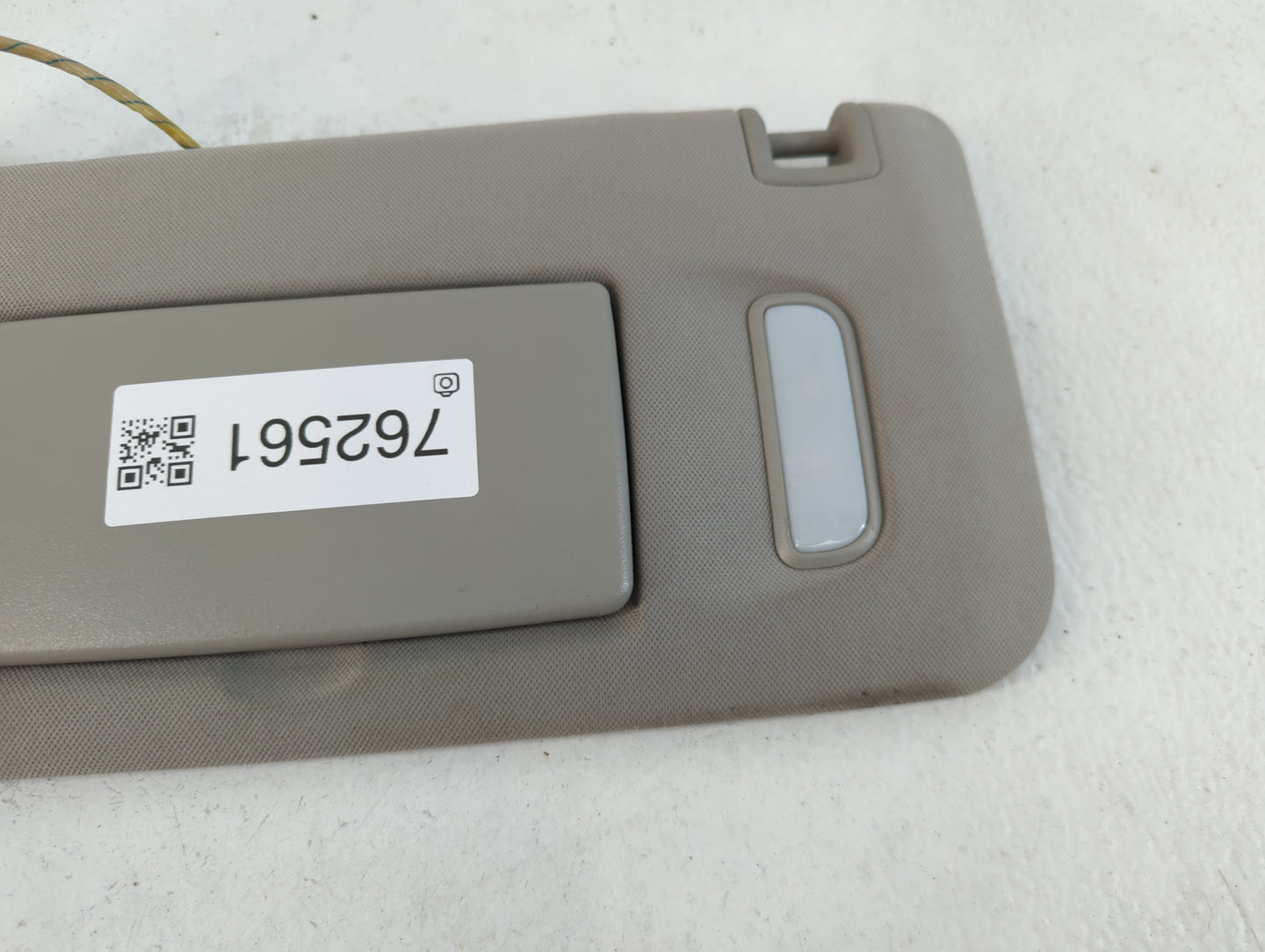 2015 Chevrolet Traverse Sun Visor Shade Replacement Driver Left Mirror Fits OEM Used Auto Parts - Oemusedautoparts1.com