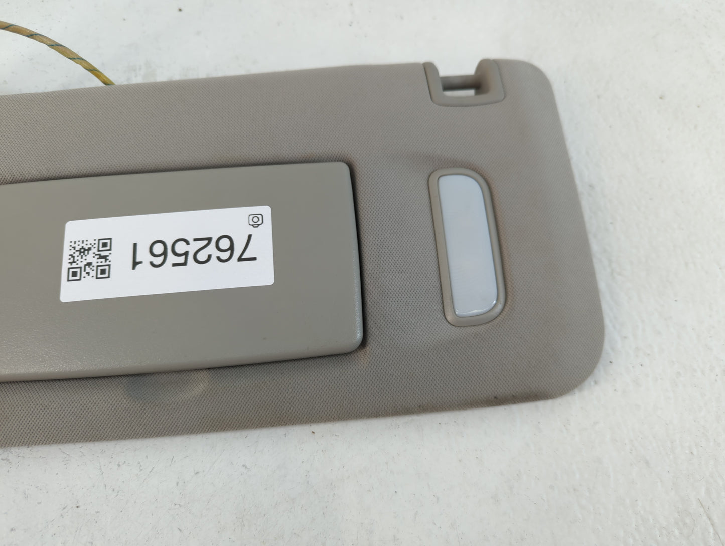 2015 Chevrolet Traverse Sun Visor Shade Replacement Driver Left Mirror Fits OEM Used Auto Parts - Oemusedautoparts1.com