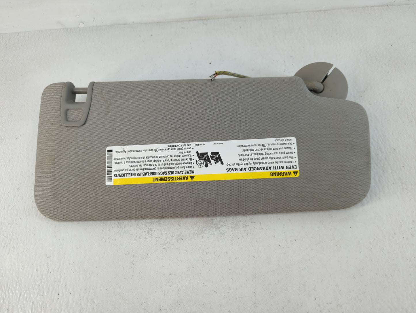 2015 Chevrolet Traverse Sun Visor Shade Replacement Driver Left Mirror Fits OEM Used Auto Parts - Oemusedautoparts1.com