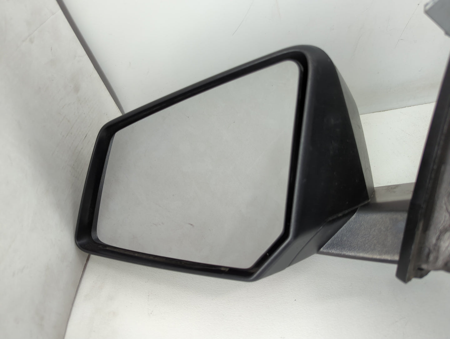 2015-2017 Chevrolet Traverse Driver Side View Mirror - Left Door Mirror OEM Used - Oemusedautoparts1.com