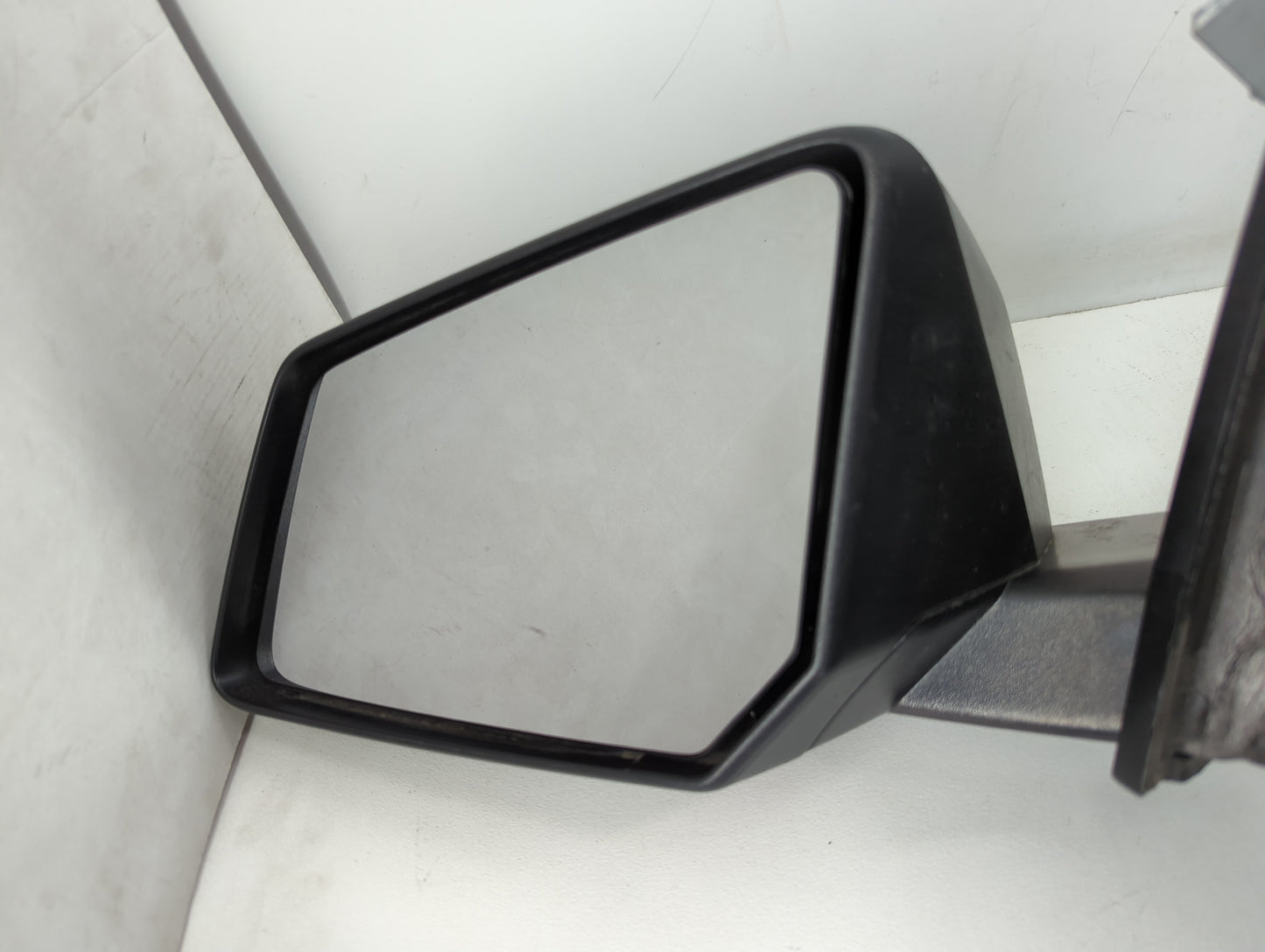 2015-2017 Chevrolet Traverse Driver Side View Mirror - Left Door Mirror OEM Used - Oemusedautoparts1.com