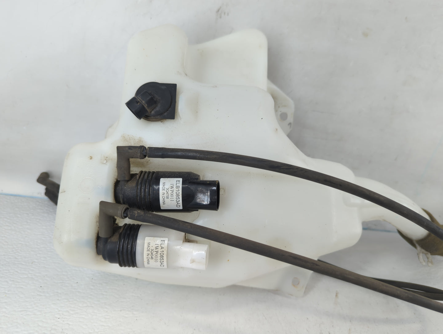 Chevrolet Traverse Windshield Washer Fluid Reservoir Bottle Oem - Oemusedautoparts1.com