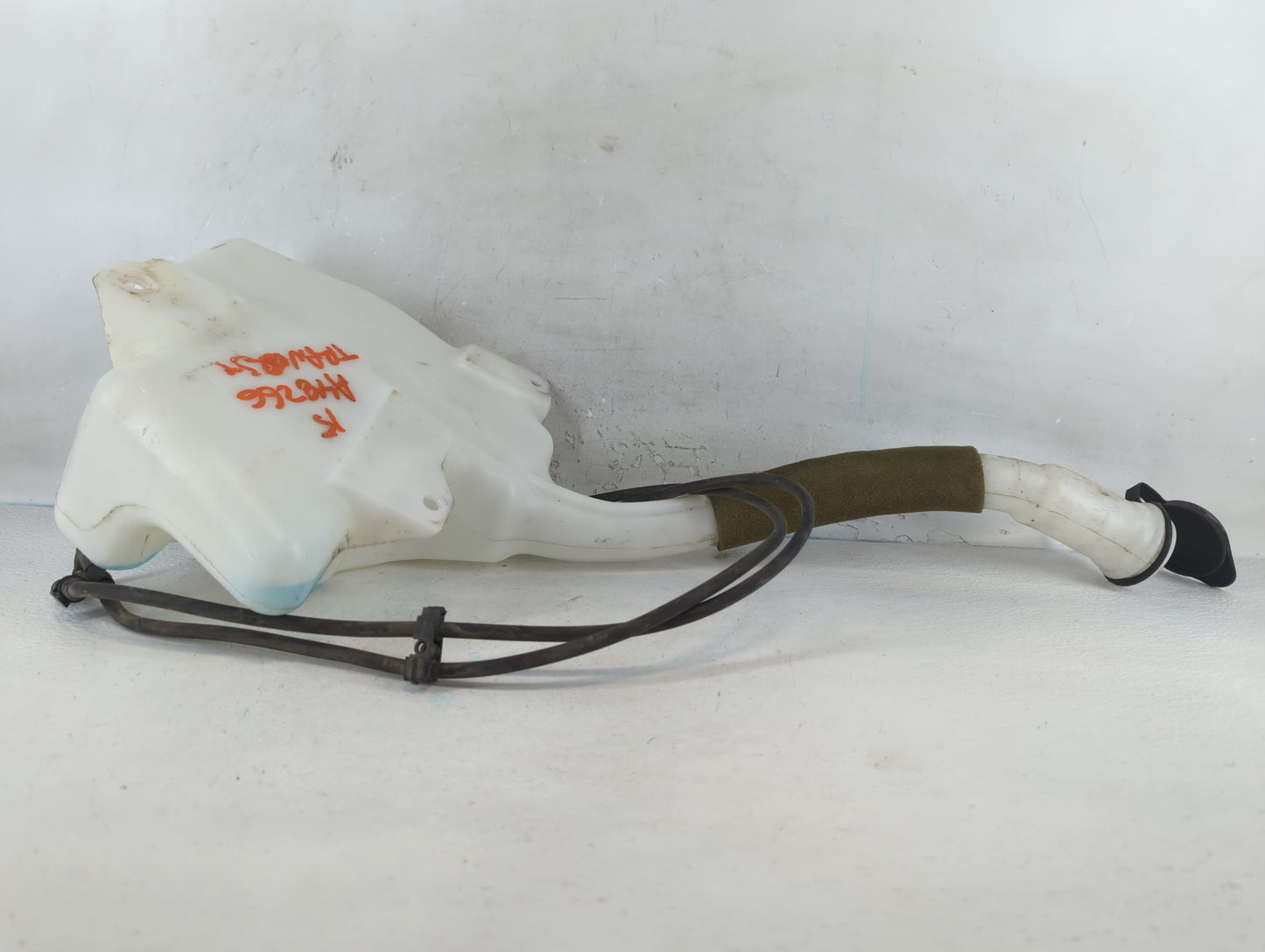 Chevrolet Traverse Windshield Washer Fluid Reservoir Bottle Oem - Oemusedautoparts1.com