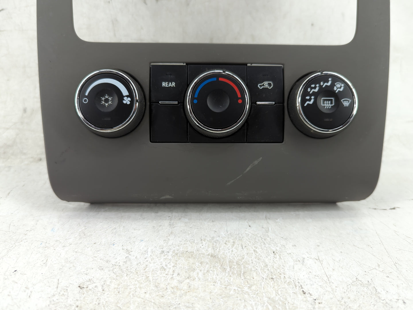 2013-2017 Chevrolet Traverse Climate Control Module Temperature AC/Heater Replacement P/N:22969802 Fits OEM Used Auto Parts 