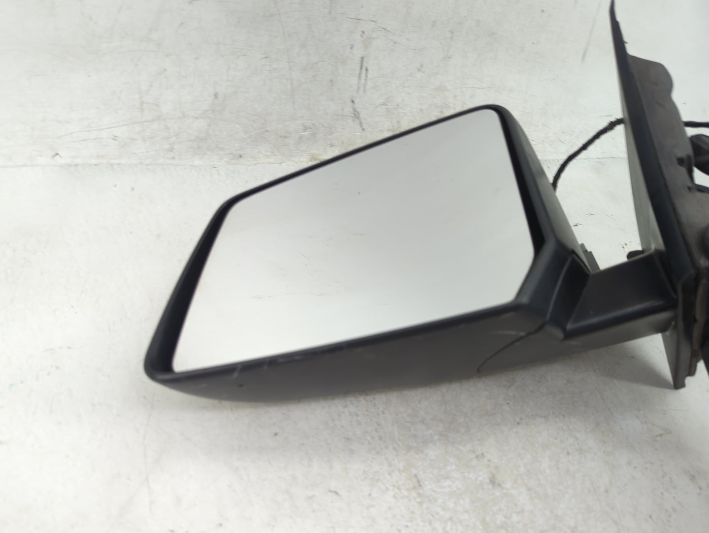 2015 Chevrolet Traverse Driver Side View Mirror - Left Door Mirror OEM Used - Oemusedautoparts1.com