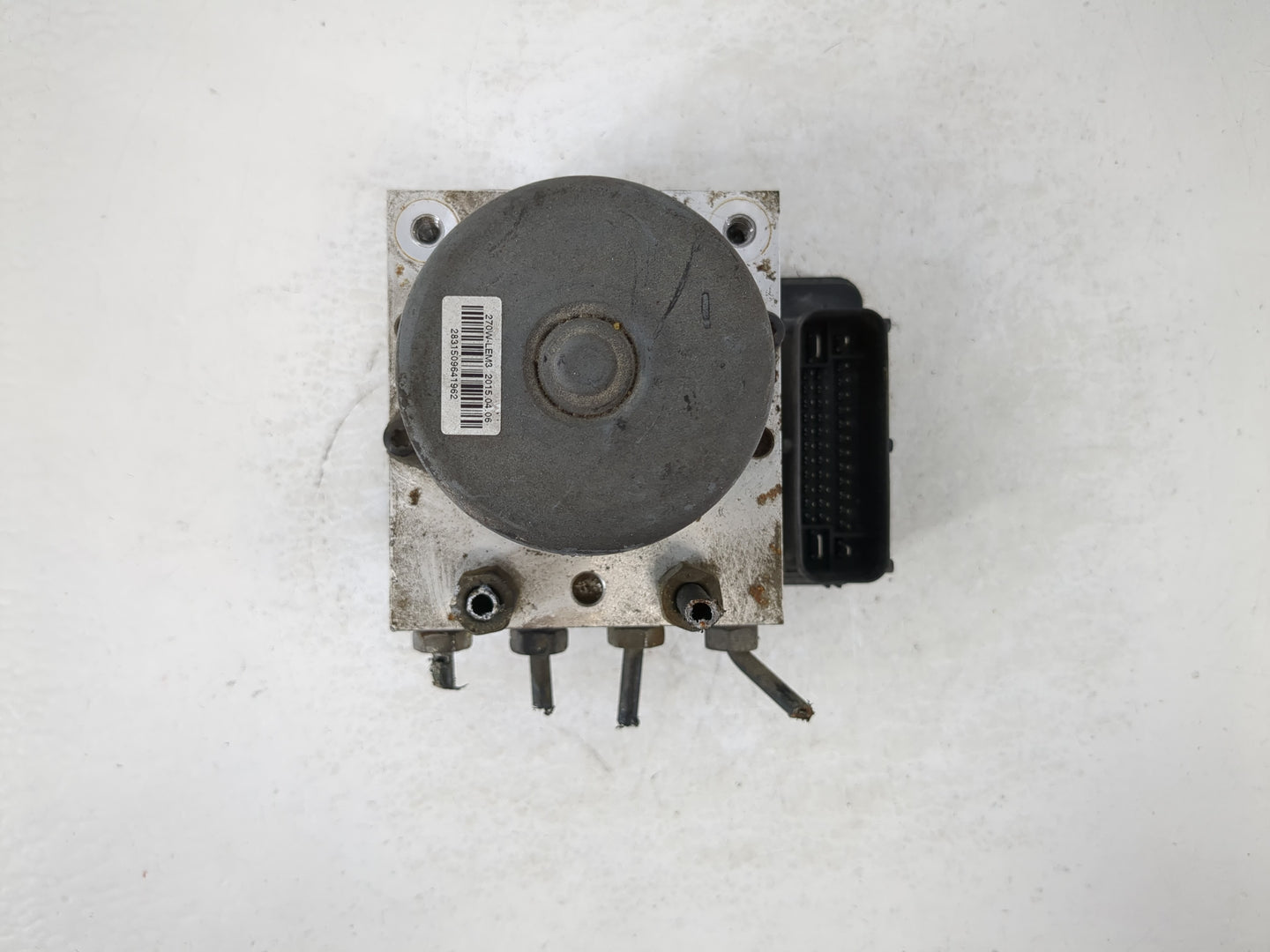 2015 Chevrolet Trax ABS Pump Control Module Replacement P/N:94541506 Fits OEM Used Auto Parts - Oemusedautoparts1.com
