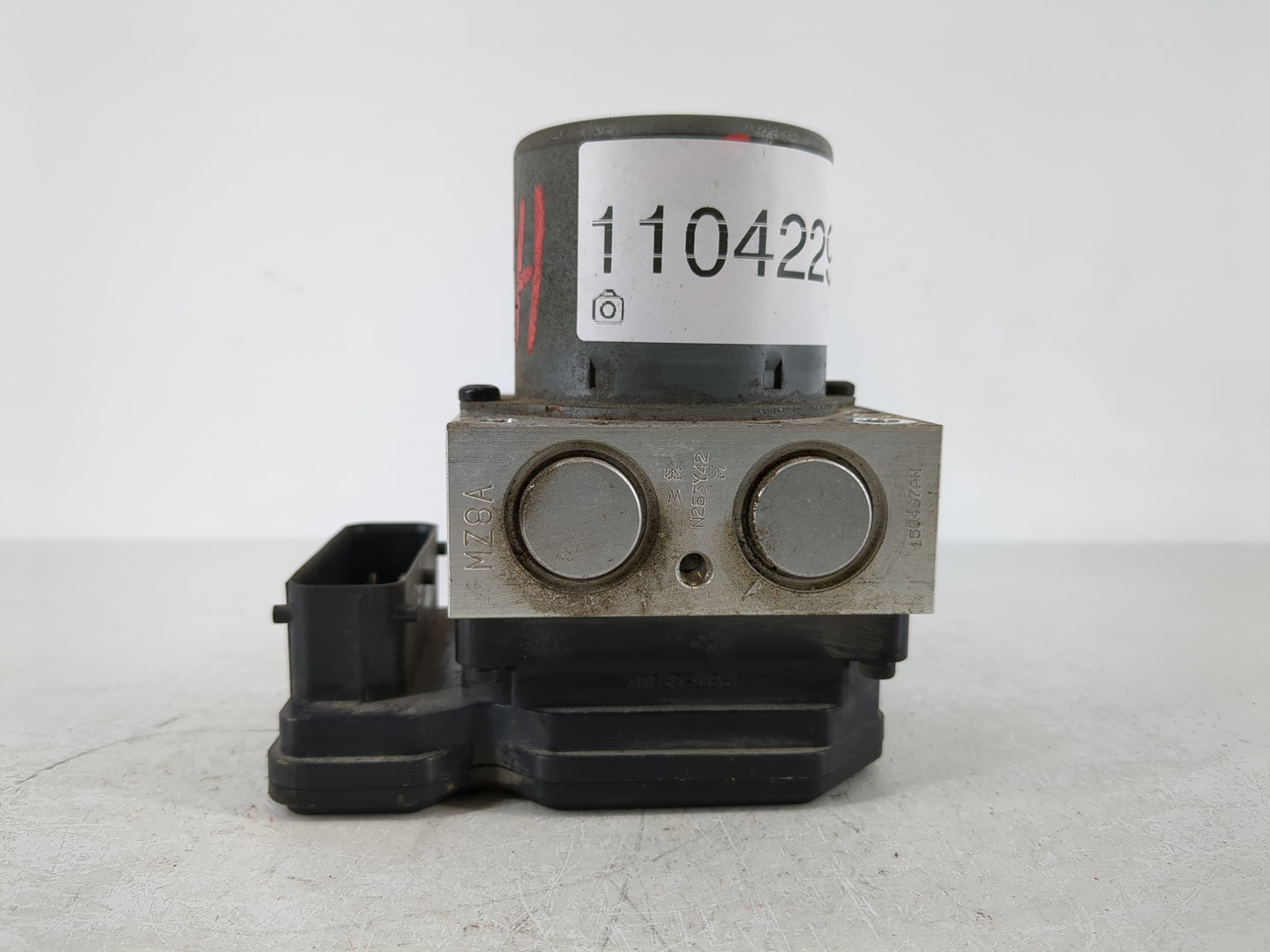 2015 Chevrolet Trax ABS Pump Control Module Replacement P/N:94541506 Fits OEM Used Auto Parts - Oemusedautoparts1.com
