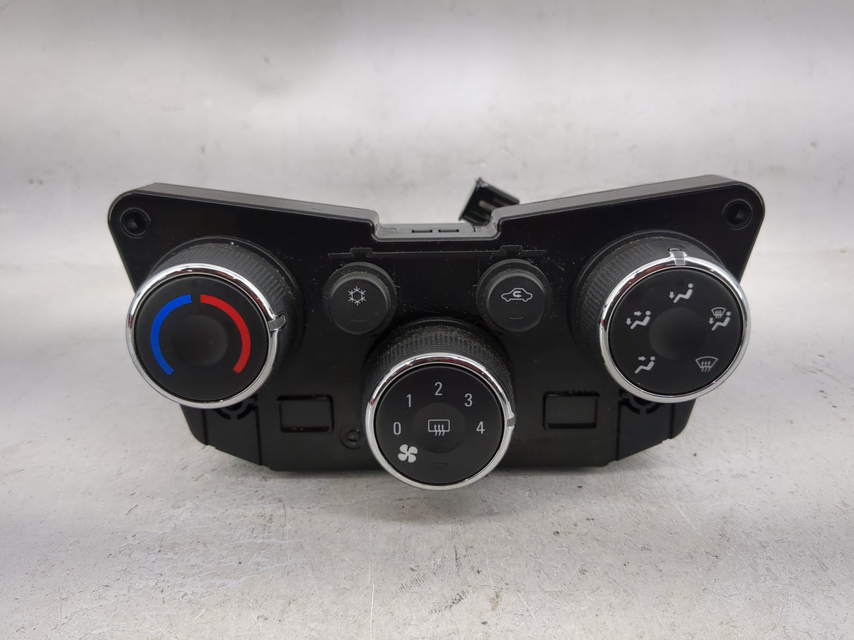 2015 Chevrolet Trax Climate Control Module Temperature AC/Heater Replacement P/N:95276583 Fits OEM Used Auto Parts - Oemused