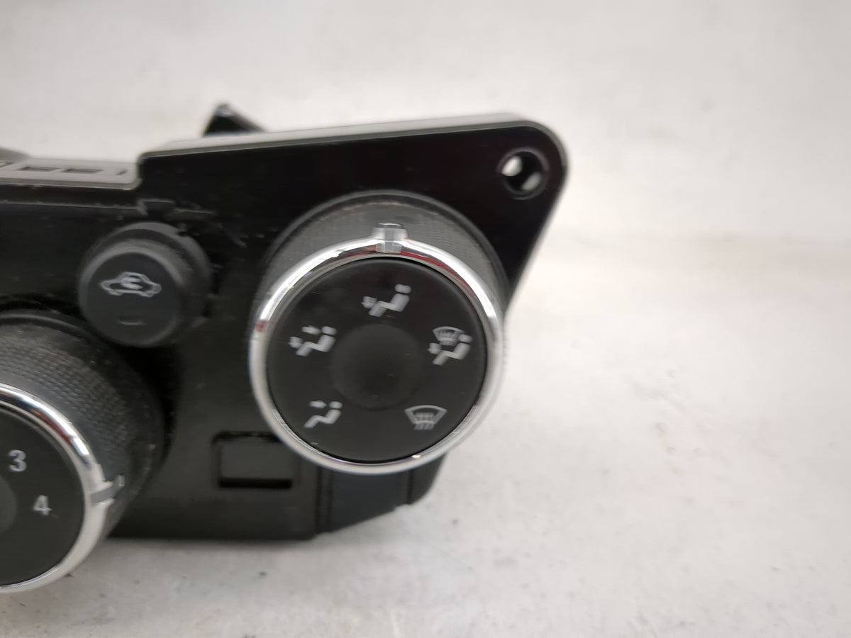 2015 Chevrolet Trax Climate Control Module Temperature AC/Heater Replacement P/N:95276583 Fits OEM Used Auto Parts - Oemused
