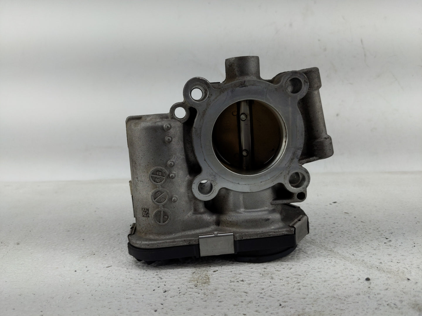 2013-2021 Chevrolet Trax Throttle Body P/N:55581662 Fits Fits 2011 2012 2013 2014 2015 2016 2017 2018 2019 2020 2021 OEM Use