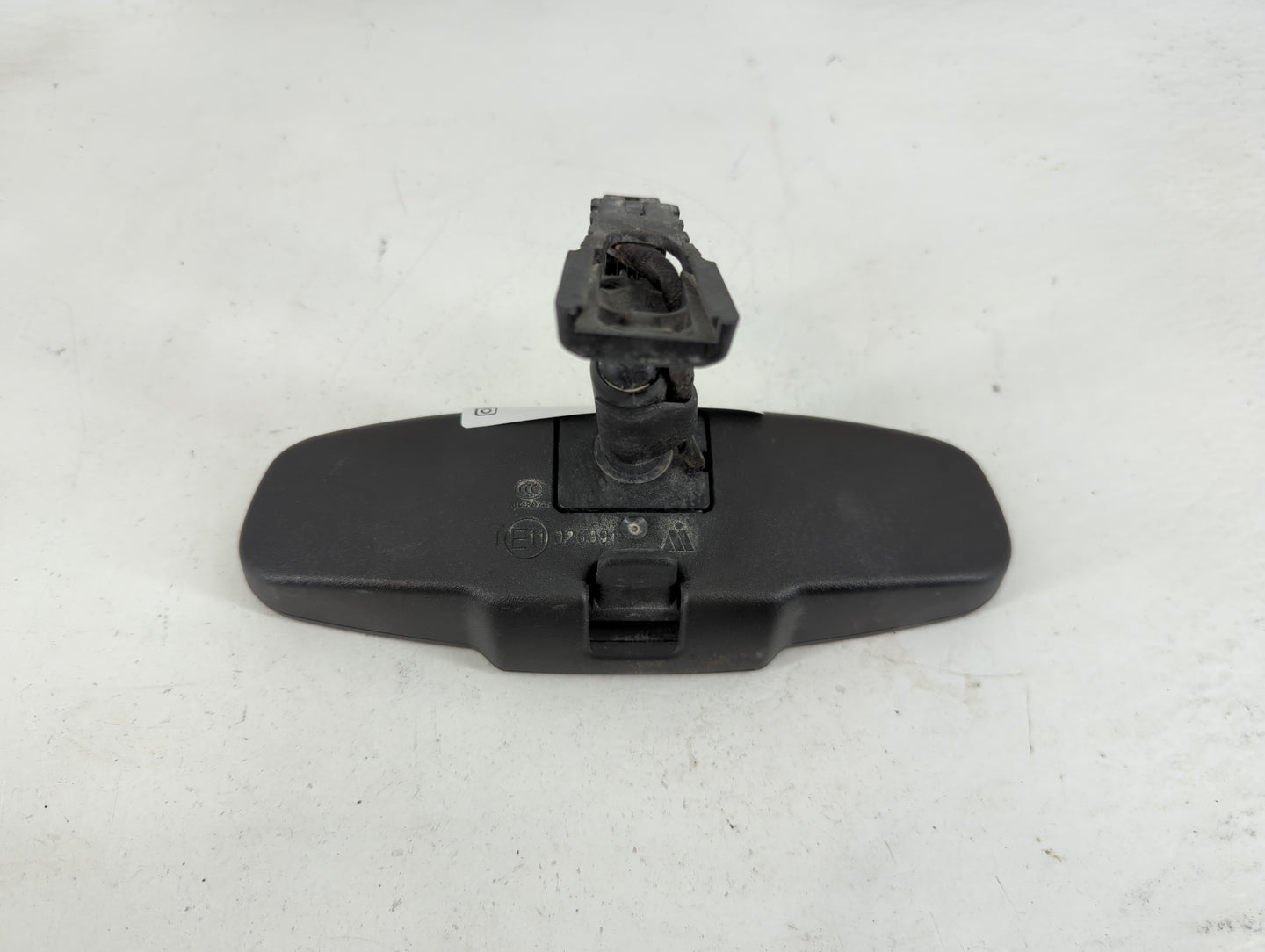 2013-2020 Chevrolet Trax Interior Rear View Mirror Replacement OEM P/N:E11026391 Fits OEM Used Auto Parts - Oemusedautoparts
