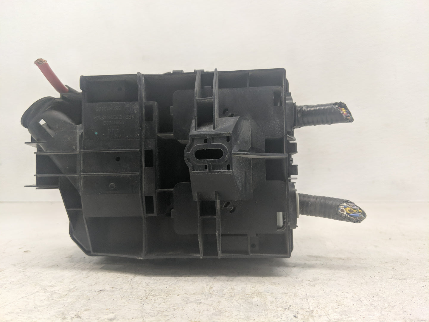 2013-2015 Chevrolet Trax Fusebox Fuse Box Panel Relay Module P/N:95131333 Fits Fits 2013 2014 2015 OEM Used Auto Parts - Oem
