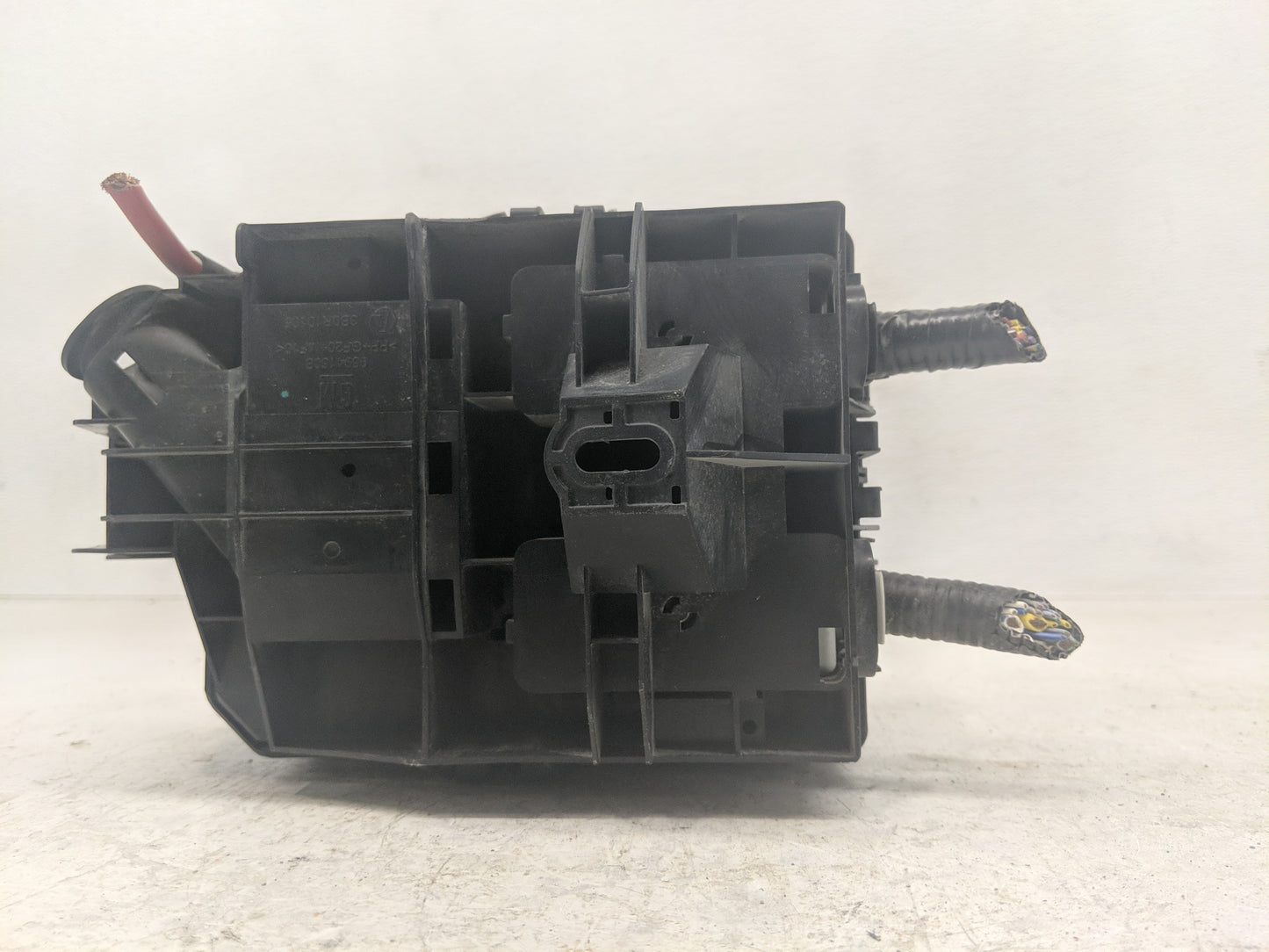 2013-2015 Chevrolet Trax Fusebox Fuse Box Panel Relay Module P/N:95131333 Fits Fits 2013 2014 2015 OEM Used Auto Parts - Oem