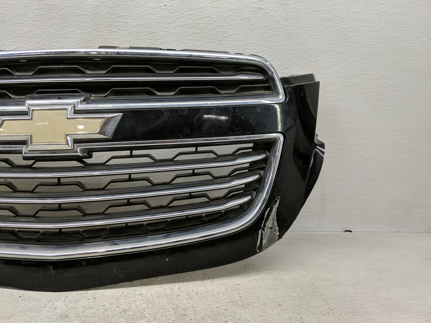 2015-2016 Chevrolet Trax Front Grille Bumper Not Included - Oemusedautoparts1.com