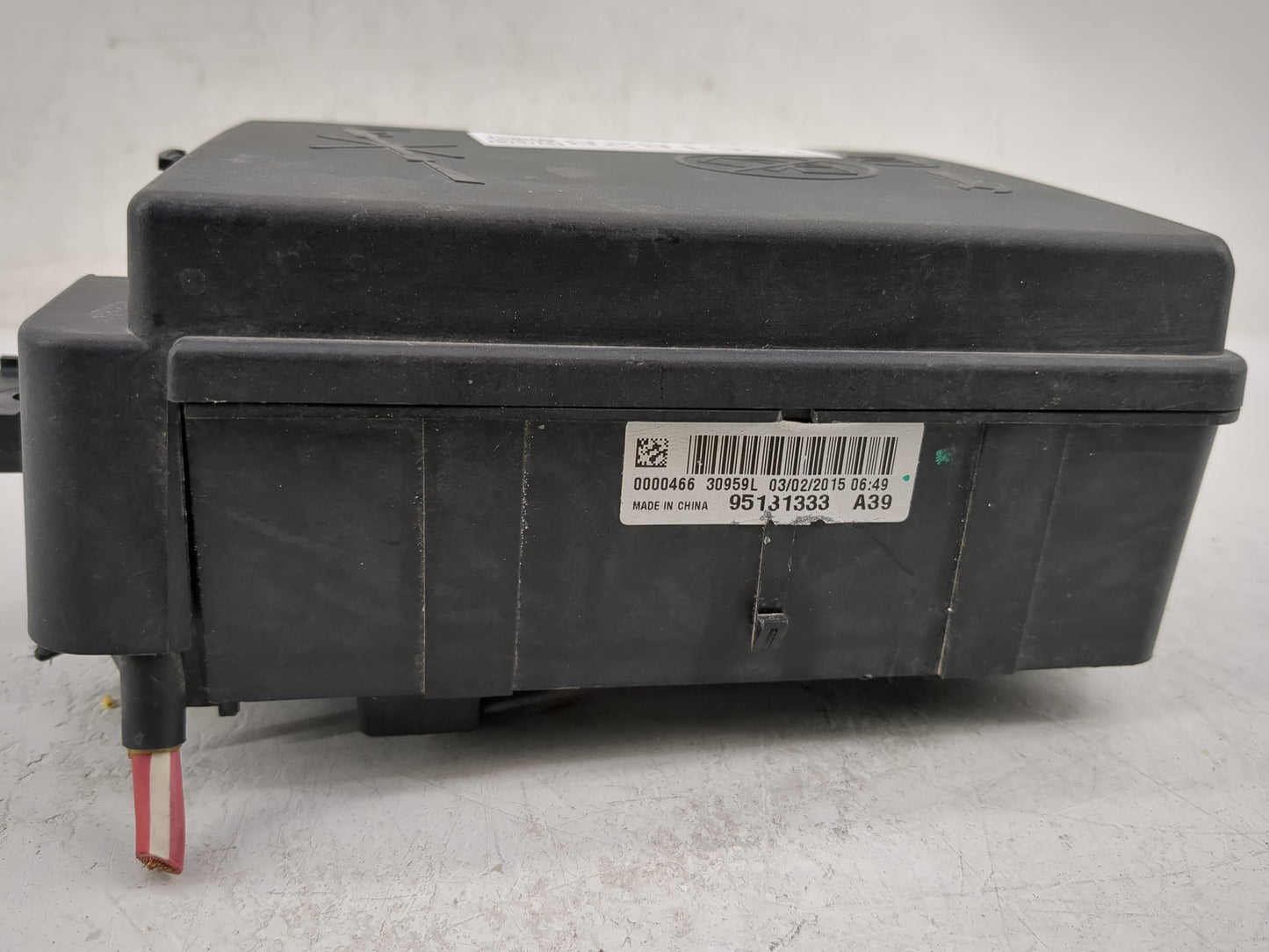 2013-2015 Chevrolet Trax Fusebox Fuse Box Panel Relay Module P/N:95181333 Fits Fits 2013 2014 2015 OEM Used Auto Parts - Oem