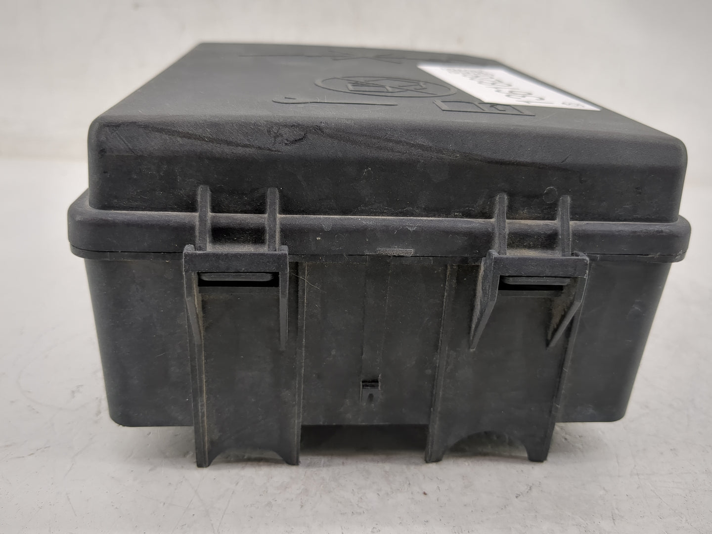2013-2015 Chevrolet Trax Fusebox Fuse Box Panel Relay Module P/N:95181333 Fits Fits 2013 2014 2015 OEM Used Auto Parts - Oem