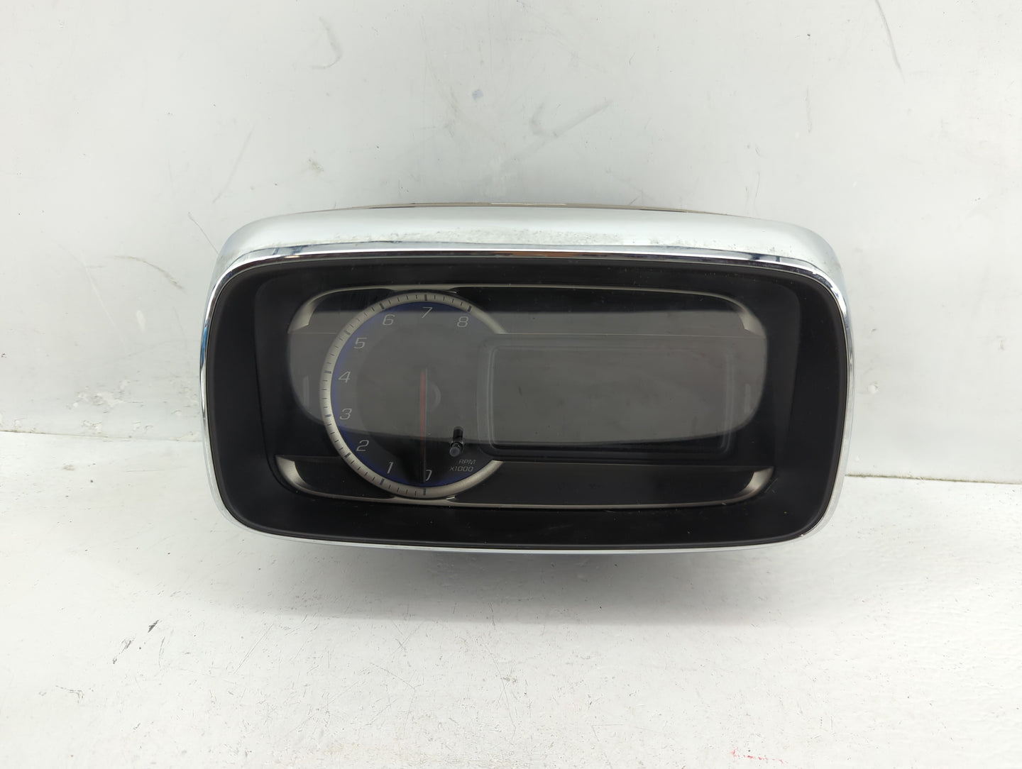 2015-2016 Chevrolet Trax Instrument Cluster Speedometer Gauges P/N:688437714 94532507 Fits Fits 2015 2016 OEM Used Auto Part