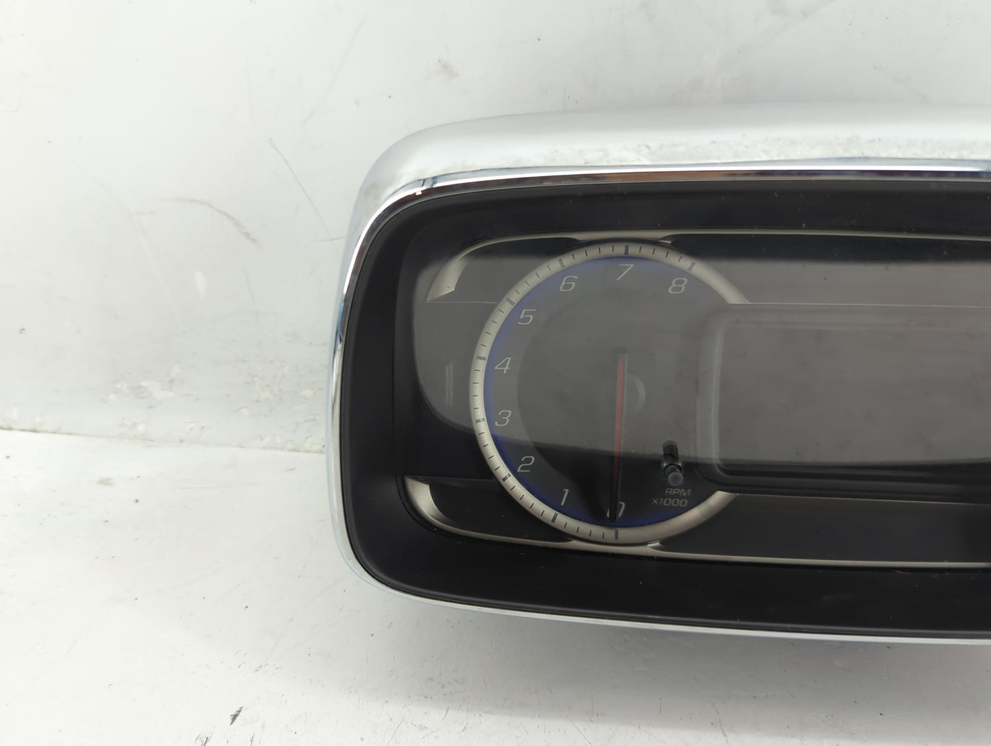 2015-2016 Chevrolet Trax Instrument Cluster Speedometer Gauges P/N:688437714 94532507 Fits Fits 2015 2016 OEM Used Auto Part