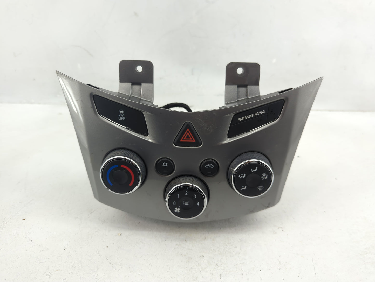 2015 Chevrolet Trax Climate Control Module Temperature AC/Heater Replacement P/N:545329302 94786520 Fits OEM Used Auto Parts