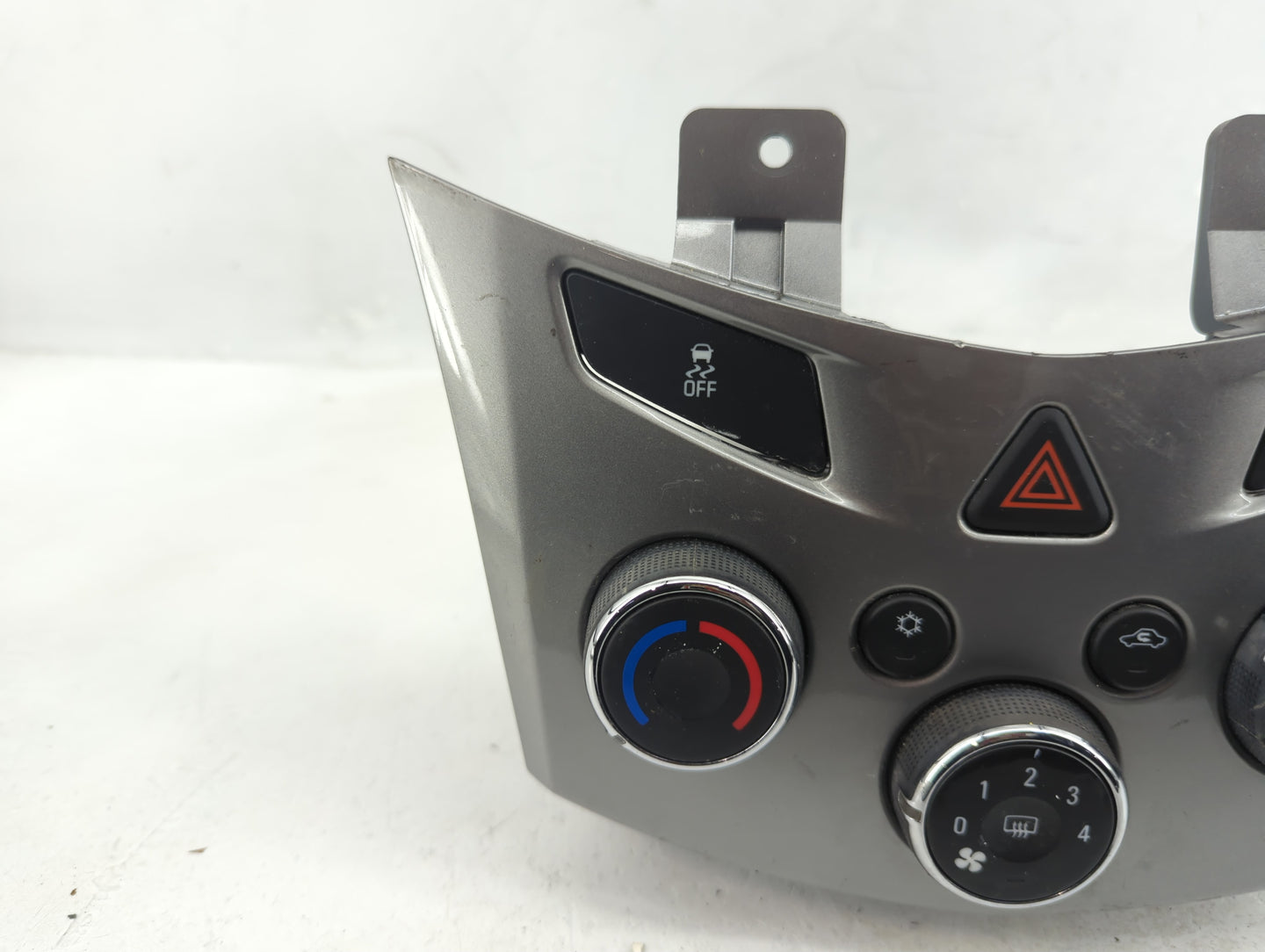 2015 Chevrolet Trax Climate Control Module Temperature AC/Heater Replacement P/N:545329302 94786520 Fits OEM Used Auto Parts