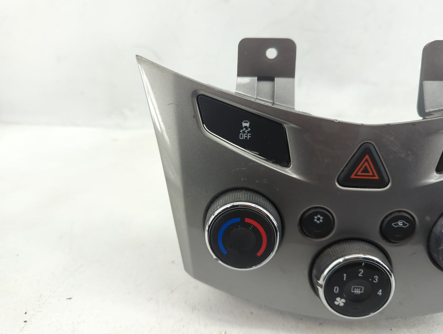 2015 Chevrolet Trax Climate Control Module Temperature AC/Heater Replacement P/N:545329302 94786520 Fits OEM Used Auto Parts