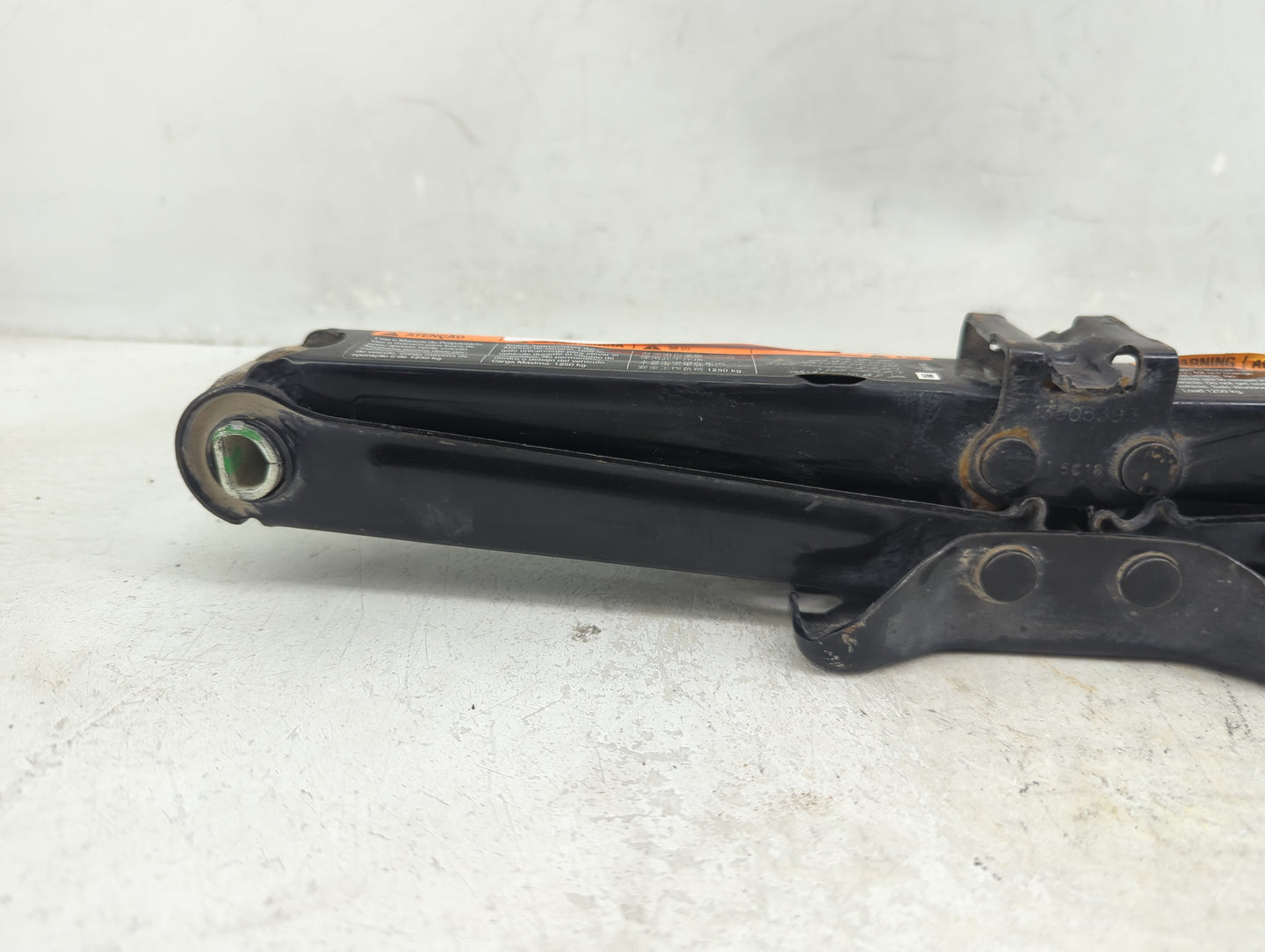 2015 Chevrolet Trax Spare Scissor Car Jack - Oemusedautoparts1.com