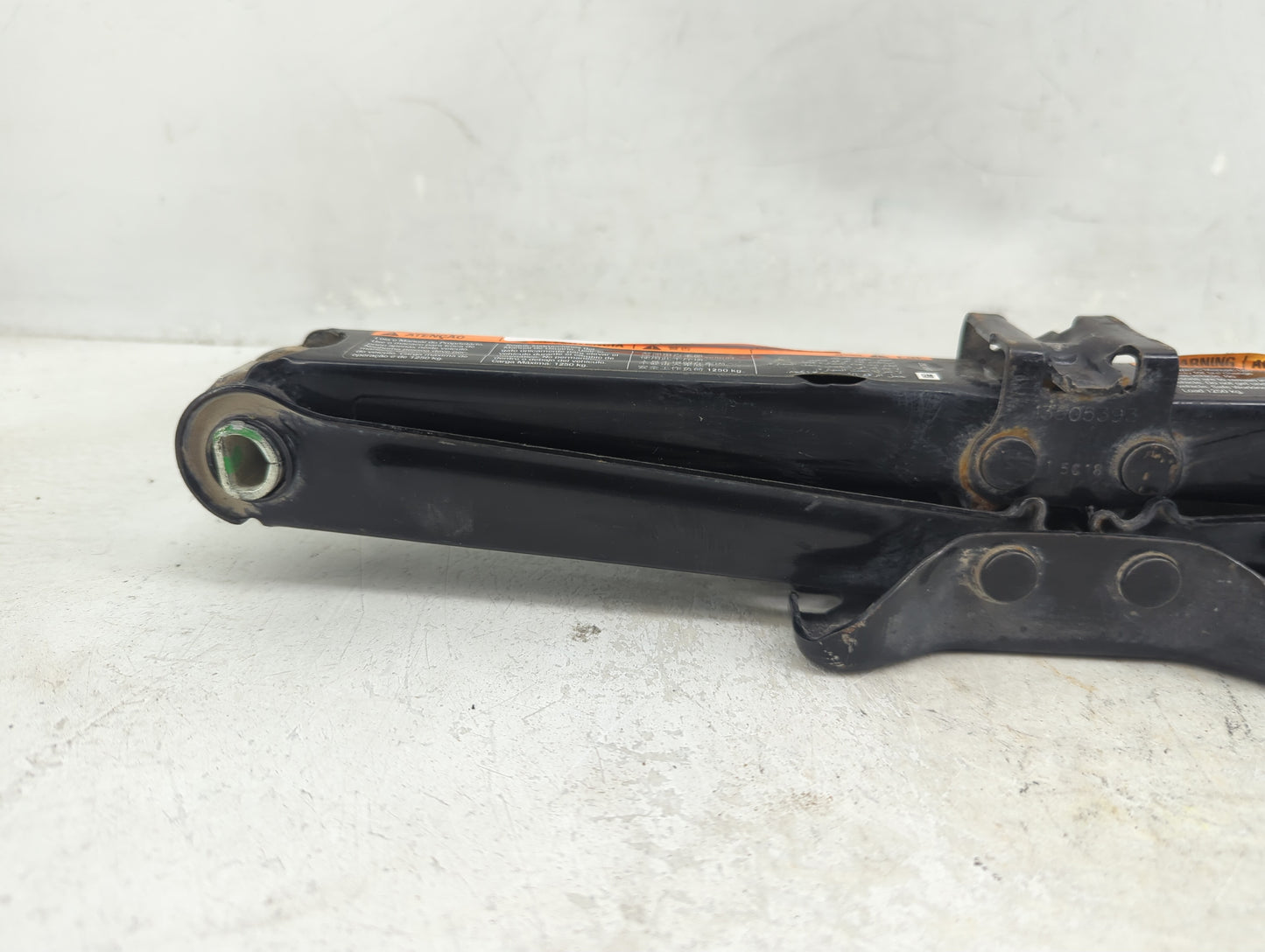 2015 Chevrolet Trax Spare Scissor Car Jack - Oemusedautoparts1.com
