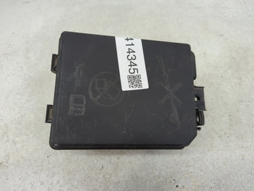 2013-2015 Chevrolet Trax Fusebox Fuse Box Panel Relay Module P/N:95131339 95181333 Fits Fits 2013 2014 2015 OEM Used Auto Pa