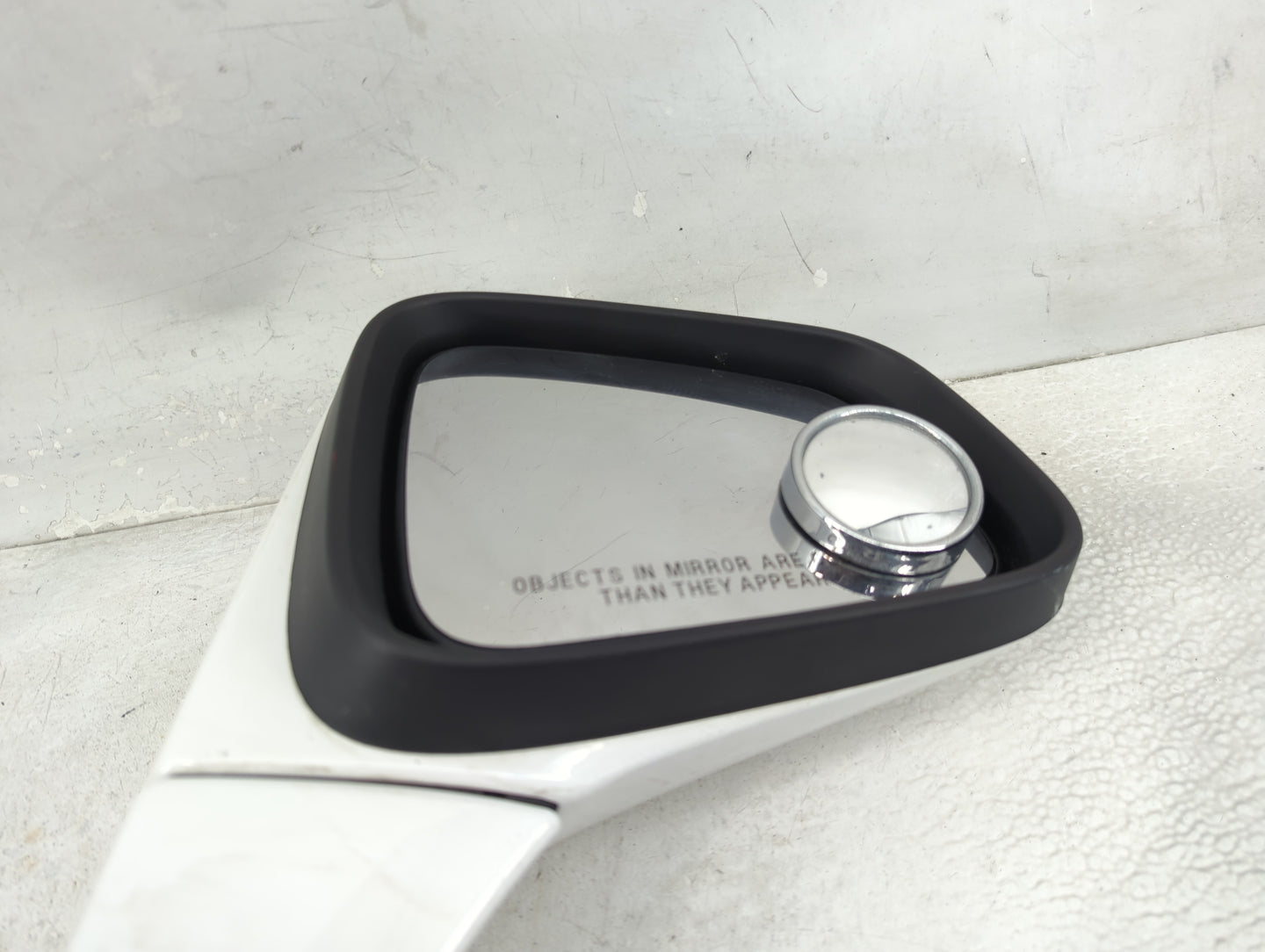 2015-2016 Chevrolet Trax Driver Left Side View Power Door Mirror White - Oemusedautoparts1.com
