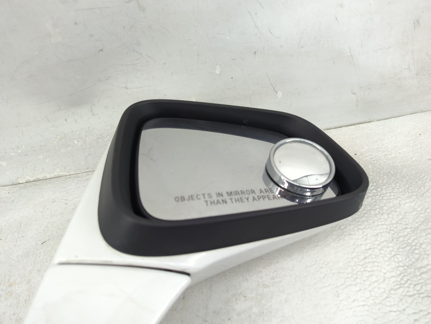 2015-2016 Chevrolet Trax Driver Left Side View Power Door Mirror White - Oemusedautoparts1.com