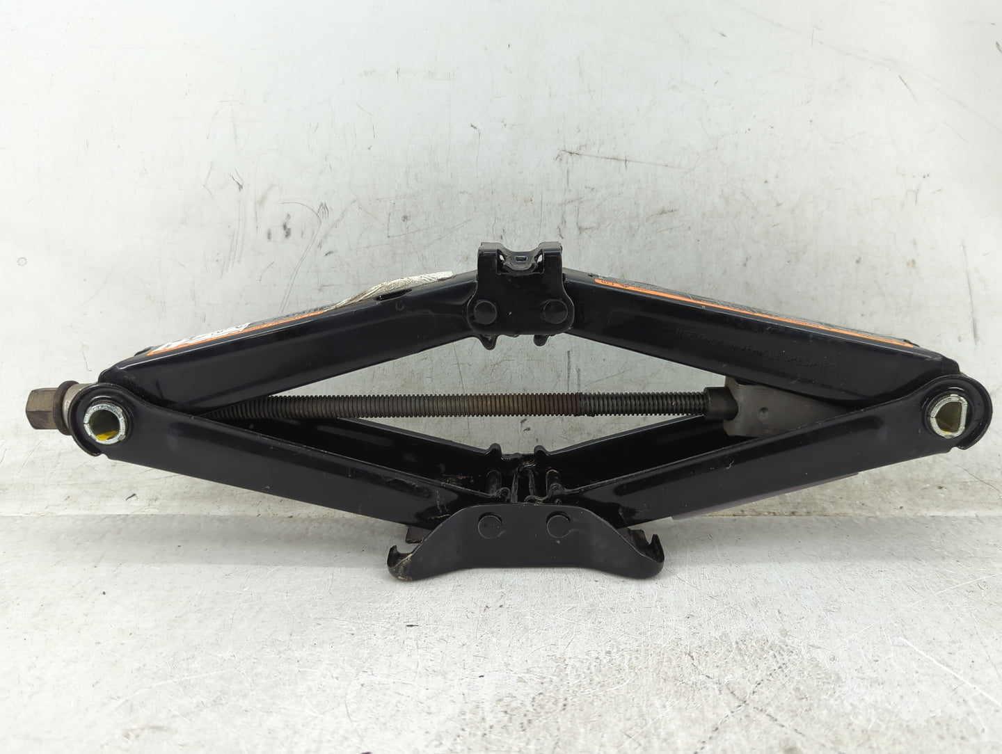 2015 Chevrolet Trax Spare Scissor Car Jack 1431780 - Oemusedautoparts1.com