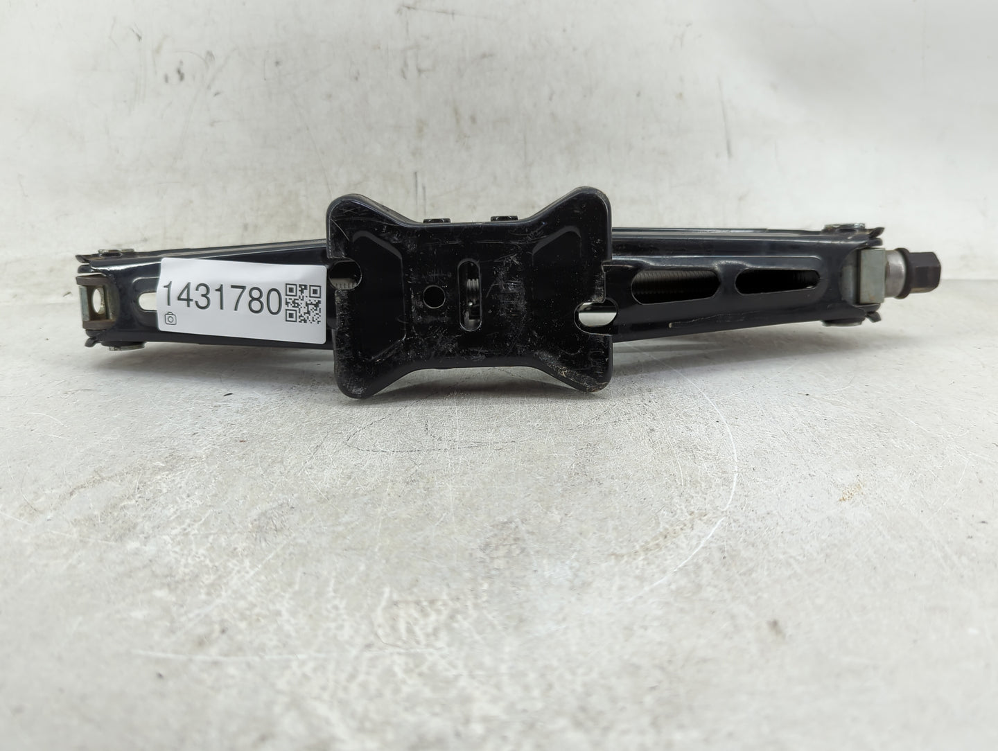 2015 Chevrolet Trax Spare Scissor Car Jack 1431780 - Oemusedautoparts1.com