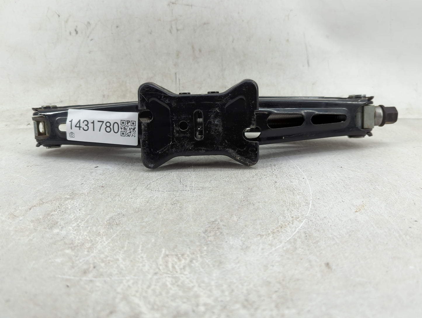 2015 Chevrolet Trax Spare Scissor Car Jack 1431780 - Oemusedautoparts1.com