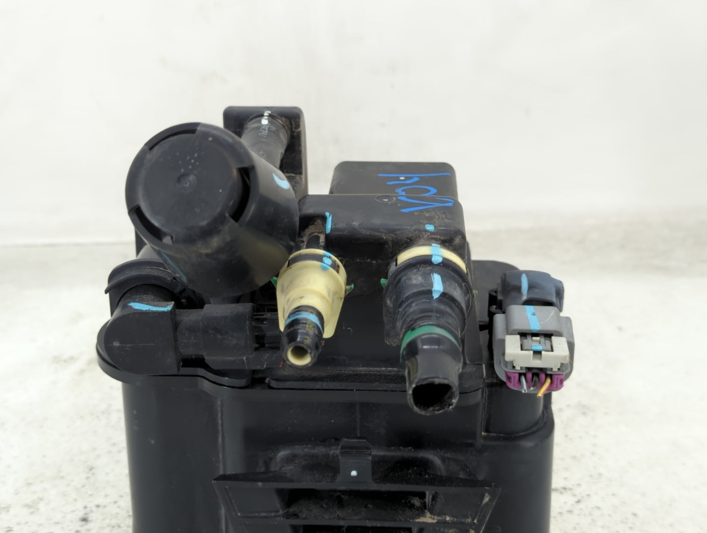 2015 Chevrolet Trax Fuel Vapor Charcoal Canister 1432203 - Oemusedautoparts1.com