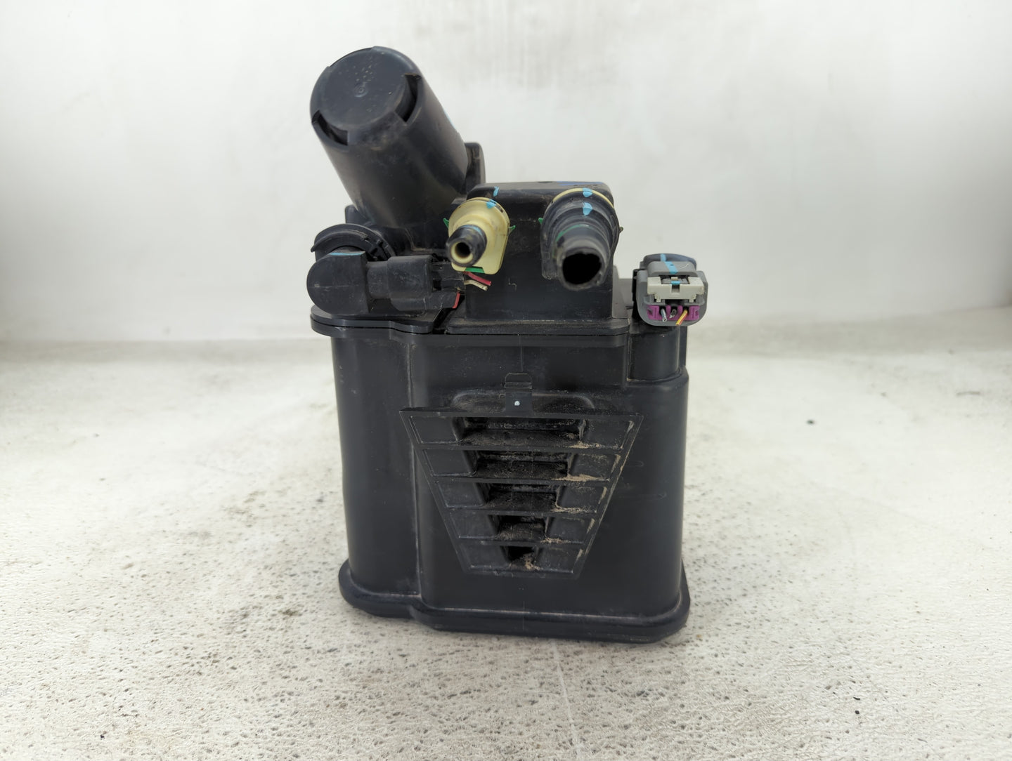 2015 Chevrolet Trax Fuel Vapor Charcoal Canister 1432203 - Oemusedautoparts1.com