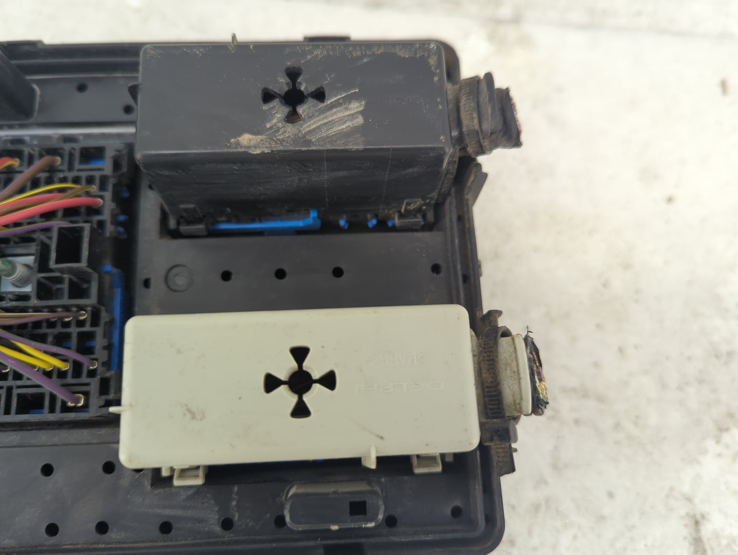 2013-2015 Chevrolet Trax Fusebox Fuse Box Panel Relay Module P/N:95131333 Fits Fits 2013 2014 2015 OEM Used Auto Parts - Oem