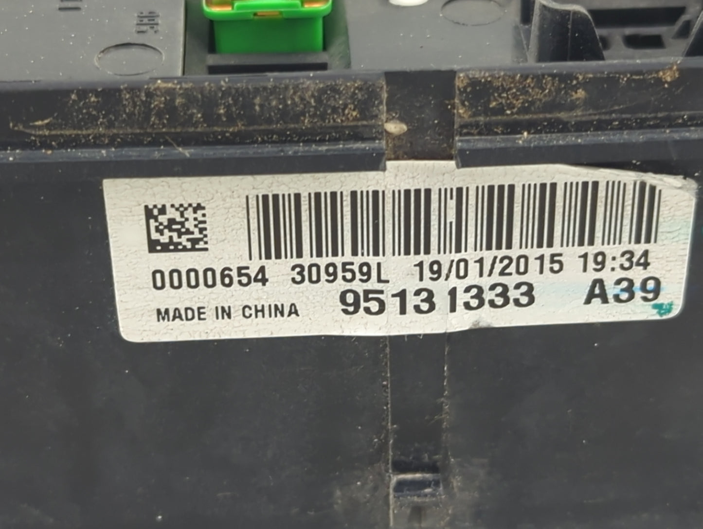 2013-2015 Chevrolet Trax Fusebox Fuse Box Panel Relay Module P/N:95131333 Fits Fits 2013 2014 2015 OEM Used Auto Parts - Oem