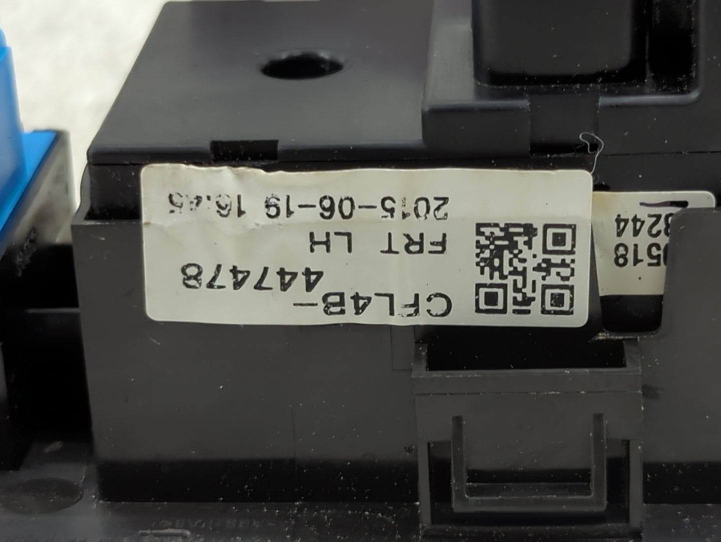 2015 Chevrolet Trax Master Power Window Switch Replacement Driver Side Left P/N:25972074 CFLAB-447478 Fits OEM Used Auto Par