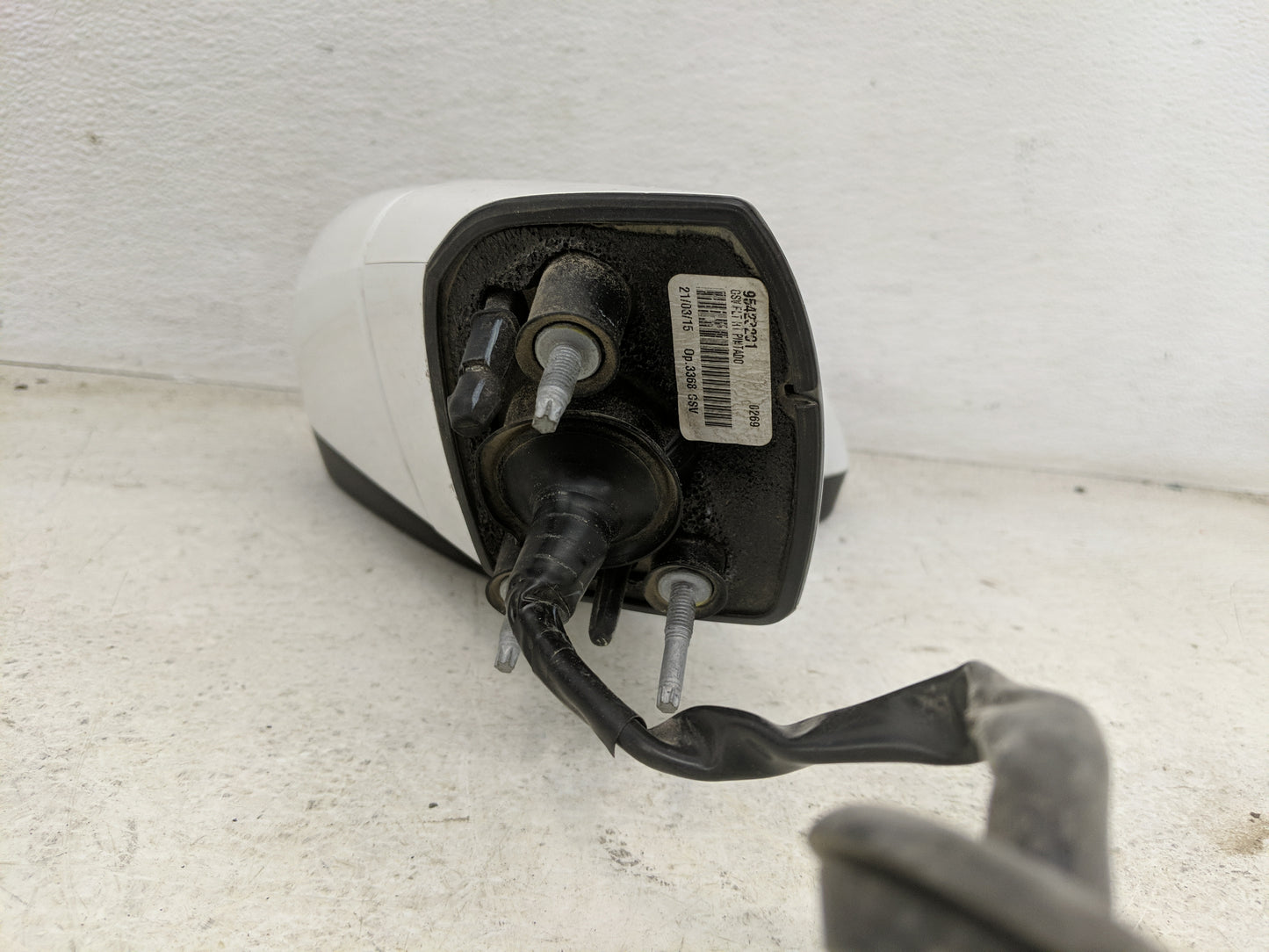 2015-2016 Chevrolet Trax Driver Side View Mirror - Left Door Mirror OEM Used - Oemusedautoparts1.com