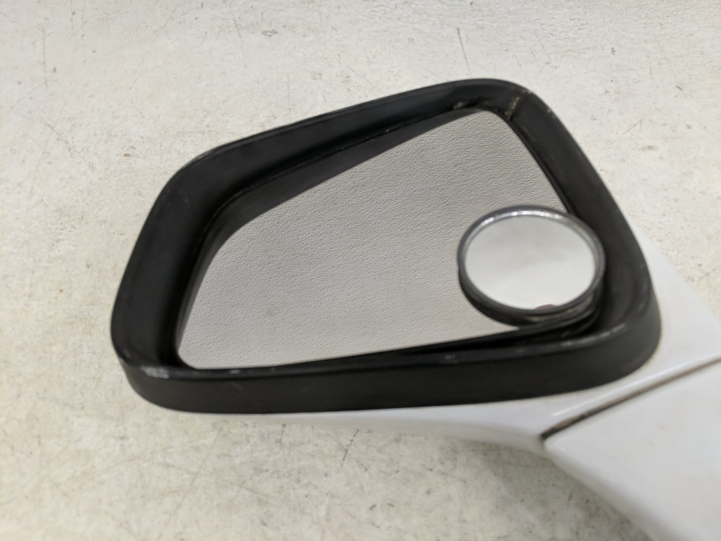 2015-2016 Chevrolet Trax Driver Side View Mirror - Left Door Mirror OEM Used - Oemusedautoparts1.com